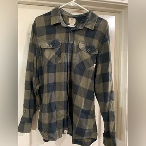 Large Men’s Vans flannel olive green and black.